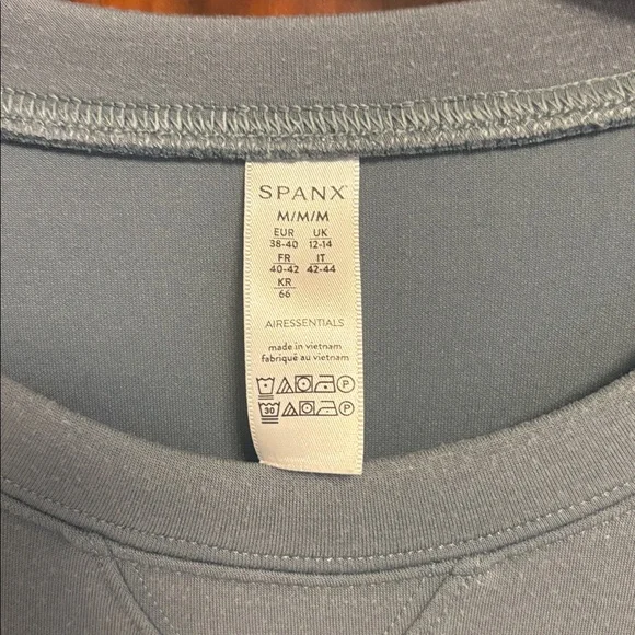 Spanx air essentials pullover medium - Picture 3 of 7